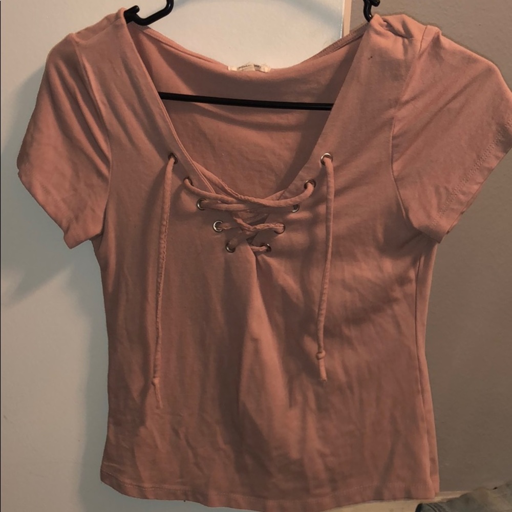 A short sleeve tee shirt